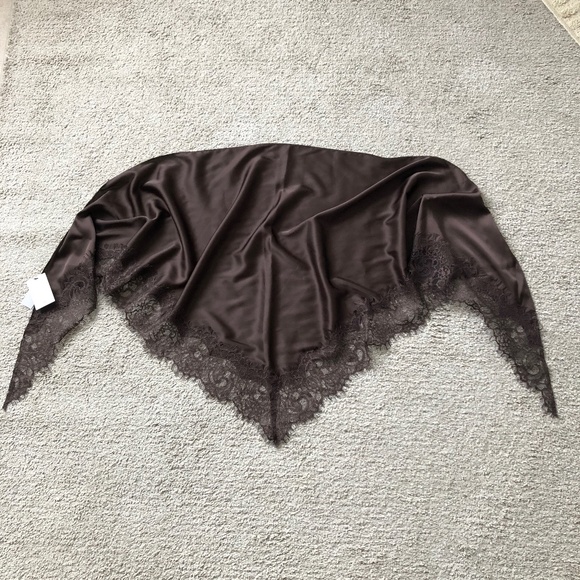 H&M - Triangular Satin Scarf. NWT. - Picture 4 of 4